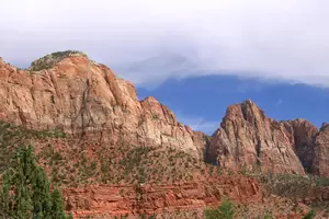 Zion National Park colorful images. Gallery of photos by Bruce Lovelace. Free Download of Large Photos of Zion Rock Layers