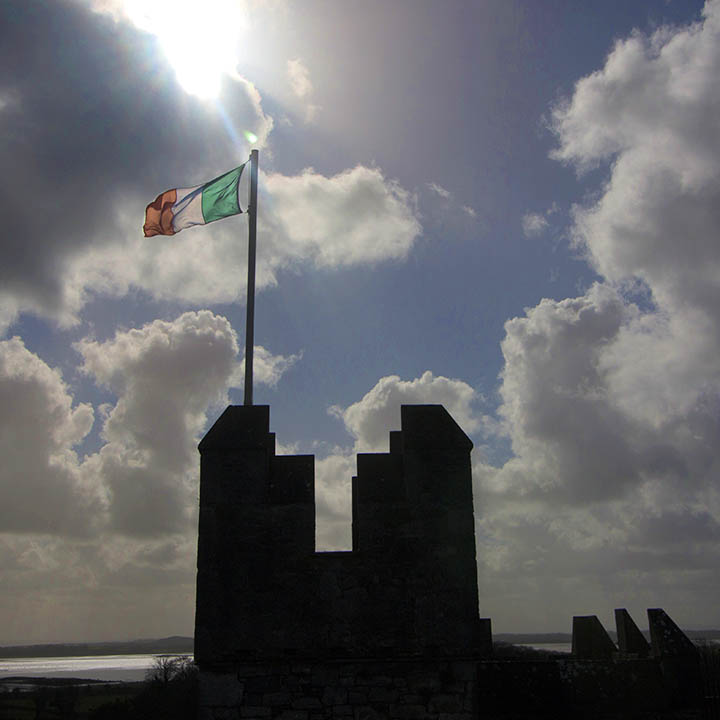 Bunratty Castle silhouette 