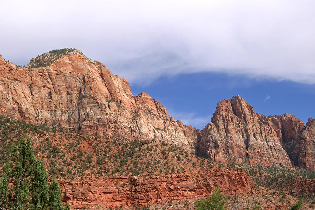 Zion National Park colorful images. Gallery of photos by Bruce Lovelace. Free Download of Large Photos of Zion Rock Layers