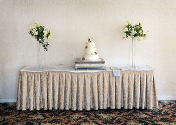 Wedding cake table